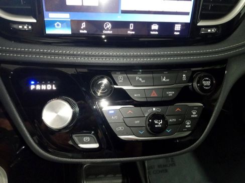 New 2026 Chrysler Pacifica Select image 22