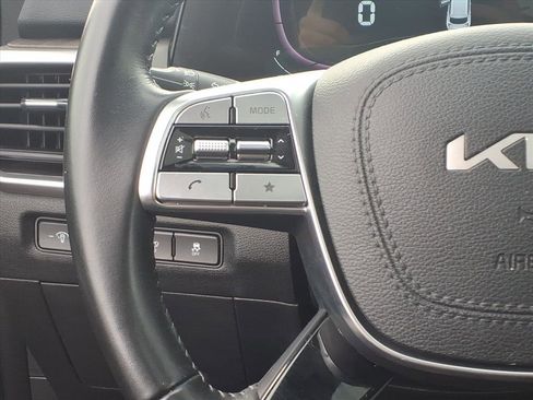 Used 2023 Kia Telluride EX w/ EX Captain's Chair Package image 18