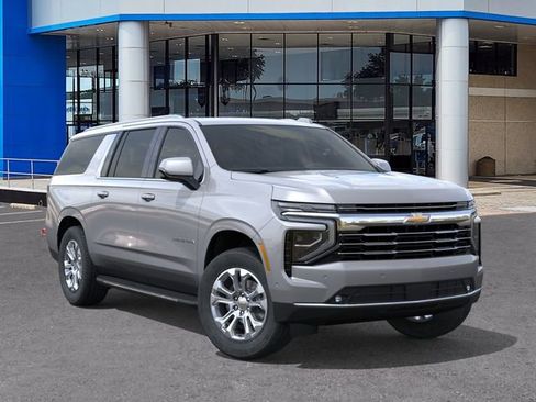 New 2026 Chevrolet Suburban LT RWD image 7