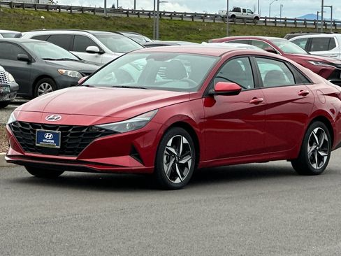 Used 2023 Hyundai Elantra SEL w/ Convenience Package FWD image 7