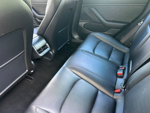 Used 2018 Tesla Model 3 Long Range image 25
