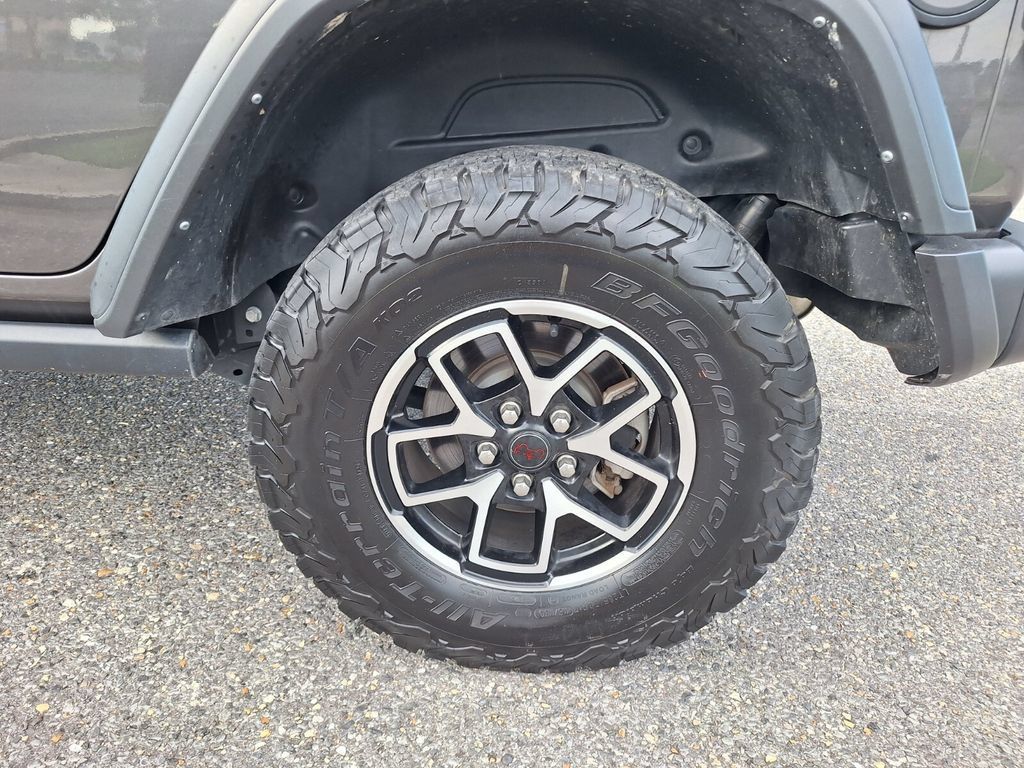 Used 2024 Jeep Wrangler Unlimited Rubicon AWD/4WD image 23