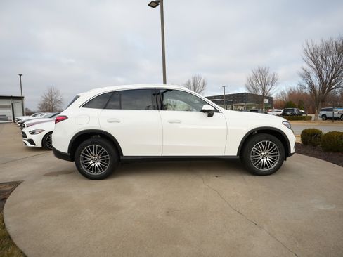New 2026 Mercedes-Benz GLC 300 GLC 300 image 8