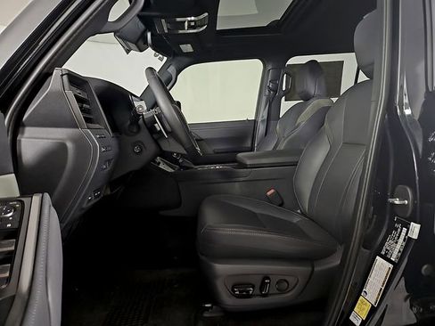 Used 2025 Lexus GX 550 AWD/4WD image 15