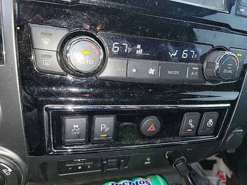 Used 2018 Nissan Titan Platinum Reserve w/ Platinum Utility Package image 19