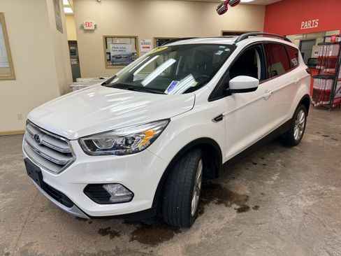 Used 2019 Ford Escape SEL AWD/4WD image 3