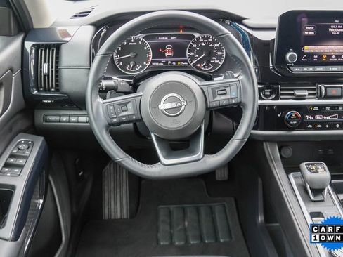 Used 2025 Nissan Pathfinder SV image 22