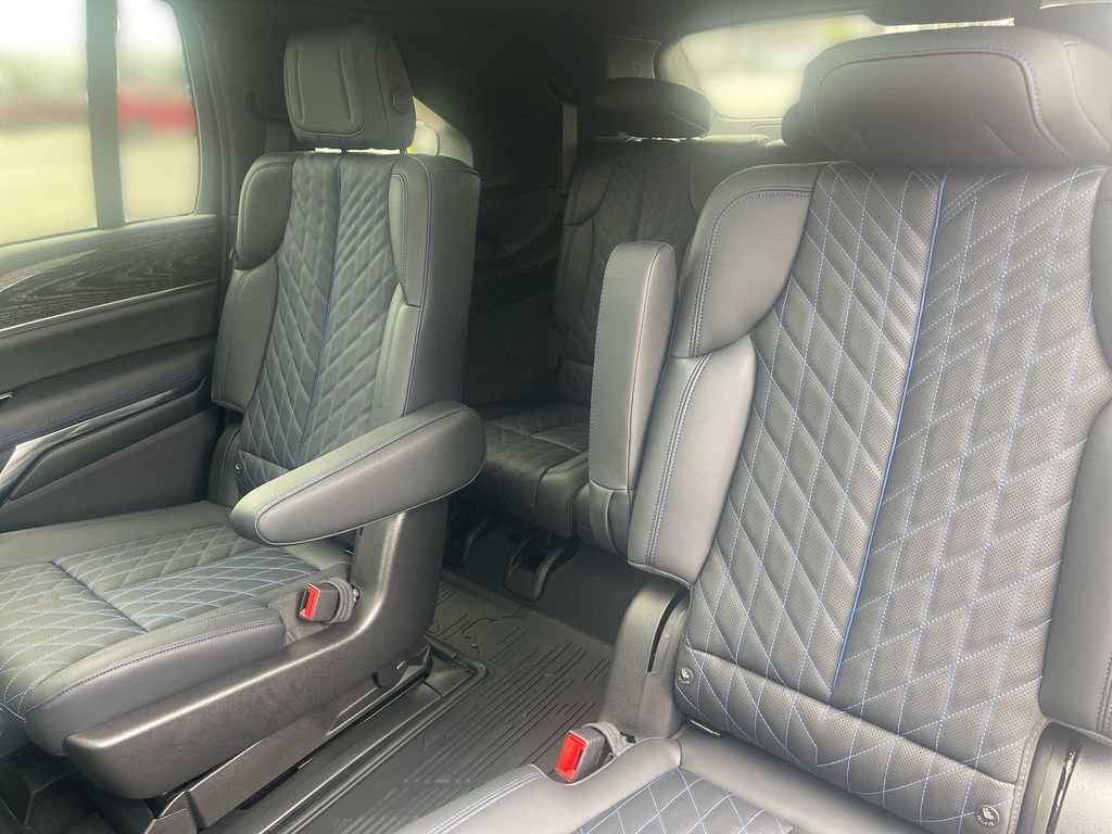 New 2026 Cadillac Escalade IQ Luxury 1 w/ LPO, Floor Liner Package AWD/4WD image 33