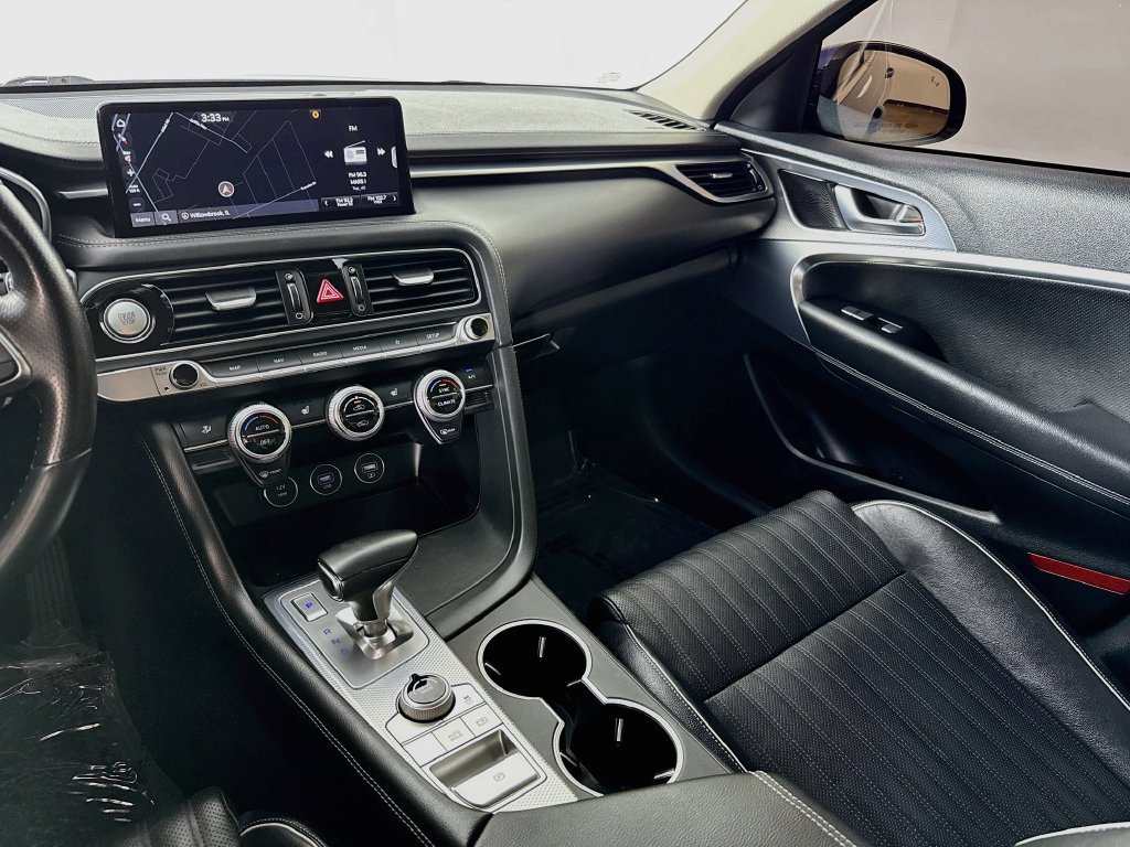 Used 2022 Genesis G70 3.3T RWD image 23
