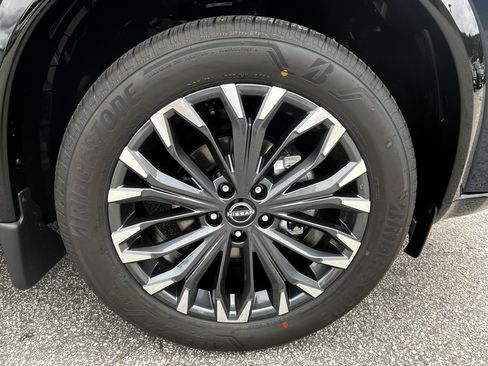 New 2026 Nissan Rogue Platinum AWD/4WD image 9