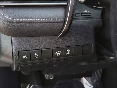 Used 2021 Toyota Camry SE image 18