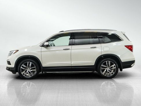 Used 2017 Honda Pilot Touring image 2