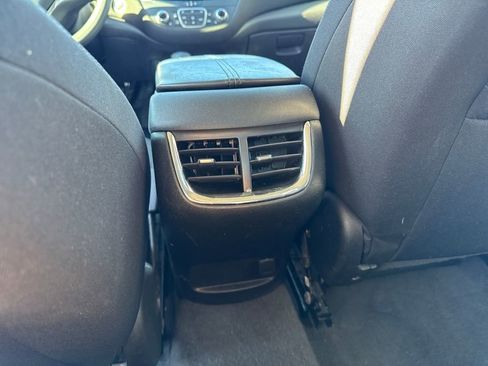 Used 2022 Chevrolet Malibu LT image 37