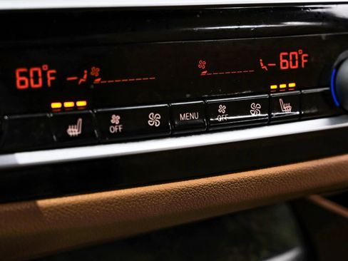 Used 2019 BMW 540i w/ M Sport Package image 35