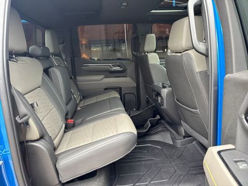 Used 2022 Chevrolet Silverado 1500 ZR2 w/ Technology Package image 31