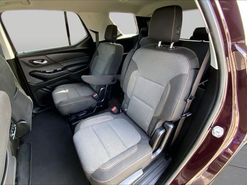 Used 2018 Chevrolet Traverse LT FWD image 20