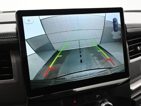 Used 2022 Ford Expedition XLT image 16