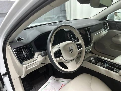 Used 2025 Volvo V60 B5 Cross Country Plus w/ Protection Package Premier AWD/4WD image 9