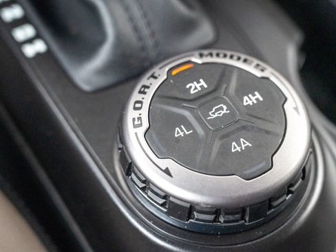 Used 2024 Ford Bronco Wildtrak AWD/4WD image 32