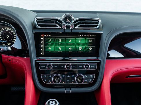 Certified 2024 Bentley Bentayga Extended Wheelbase AWD/4WD image 33
