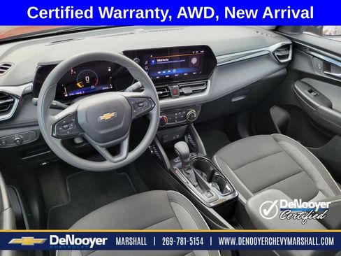 Used 2025 Chevrolet TrailBlazer LT AWD/4WD image 23