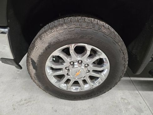 Used 2024 Chevrolet Silverado 2500 LTZ w/ LTZ Plus Package AWD/4WD image 14