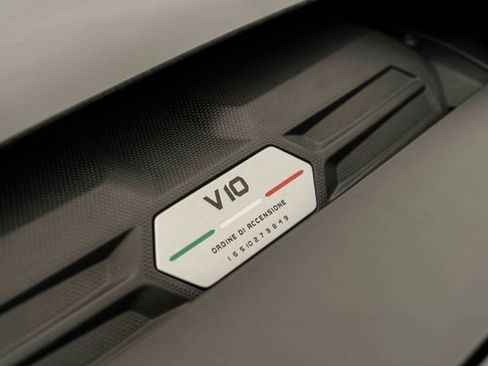 Used 2020 Lamborghini Huracan EVO image 33