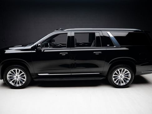 Used 2023 Cadillac Escalade ESV Premium Luxury w/ LPO, Floor Liner Package AWD/4WD image 16