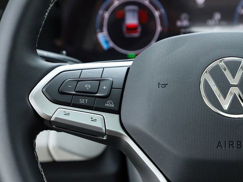 New 2026 Volkswagen Tiguan SE AWD/4WD image 60