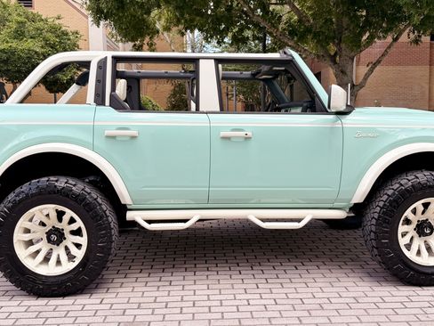 Used 2025 Ford Bronco Outer Banks AWD/4WD image 11