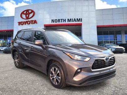 Used 2023 Toyota Highlander XLE