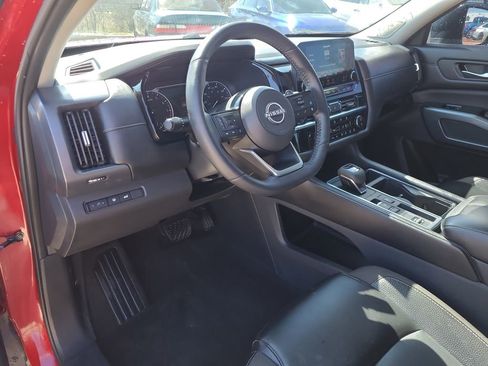 Used 2023 Nissan Pathfinder SL image 18