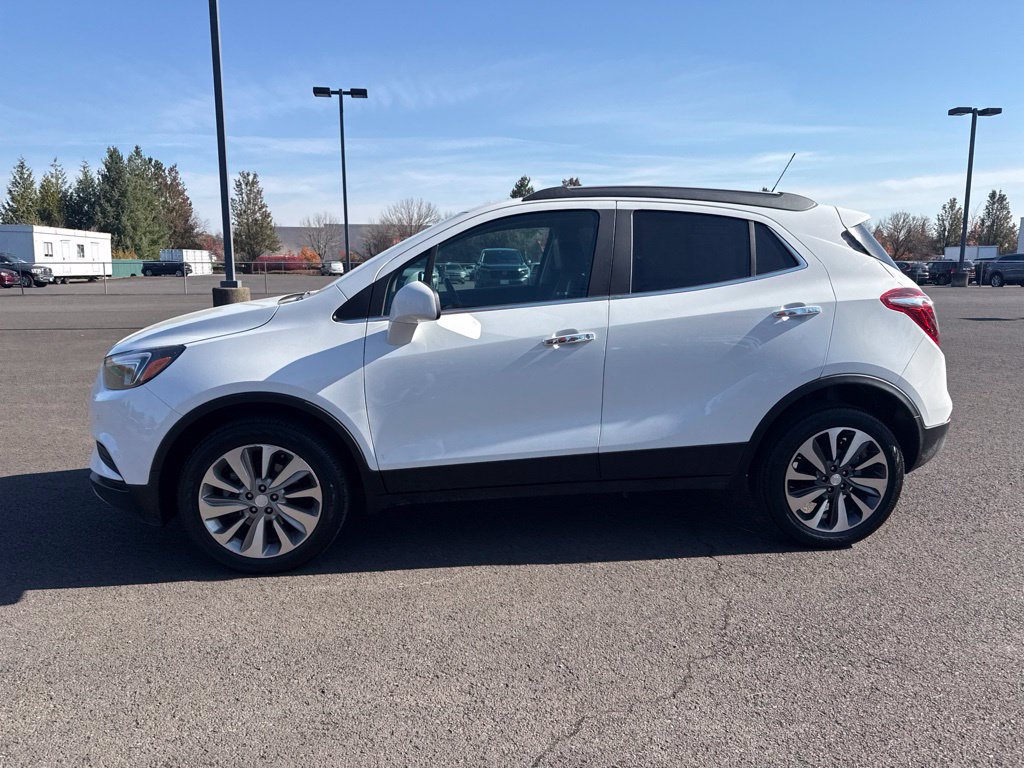 Used 2022 Buick Encore Preferred w/ Safety Package II AWD/4WD image 4