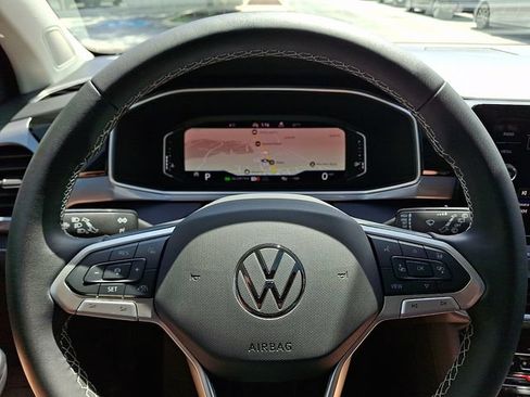 Used 2025 Volkswagen Taos SEL AWD/4WD image 20