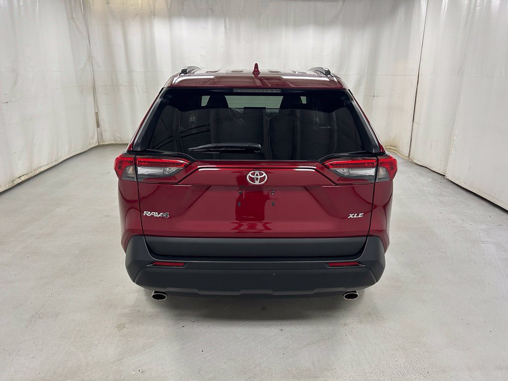 Used 2021 Toyota RAV4 XLE Premium FWD image 6