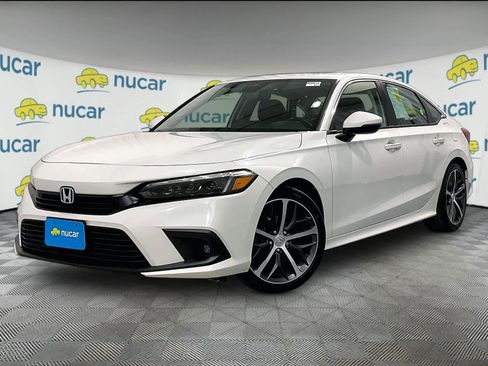 Used 2023 Honda Civic Touring image 3