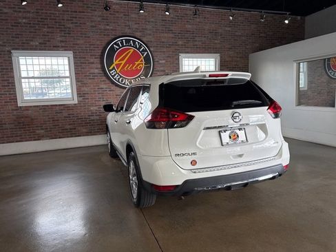 Used 2018 Nissan Rogue S image 17