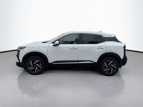 Used 2025 Nissan Kicks SV FWD image 4