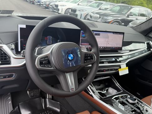 Used 2027 BMW X7 xDrive40i w/ Executive Package AWD/4WD image 14