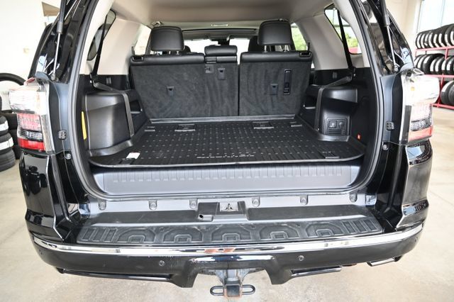Used 2020 Toyota 4Runner Limited AWD/4WD image 33