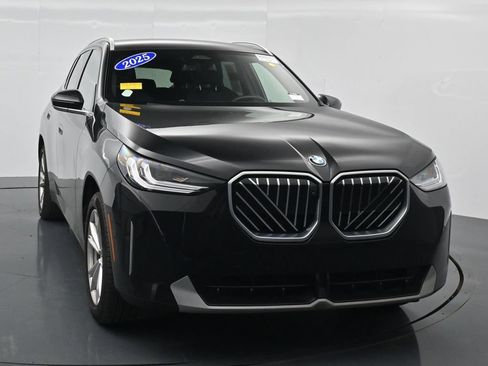 Used 2025 BMW X3 xDrive30i AWD/4WD image 3