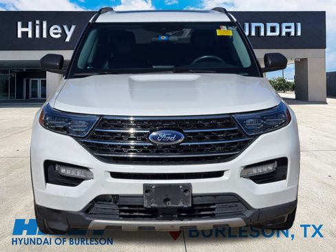 Used 2020 Ford Explorer XLT w/ Equipment Group 202A RWD image 8