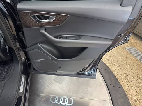 Used 2020 Audi Q7 3.0T Premium Plus w/ Premium Plus Package AWD/4WD image 26