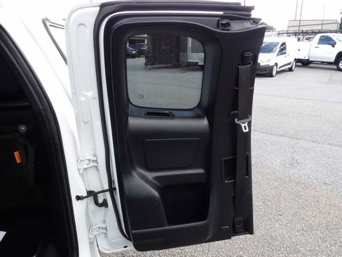 Used 2022 Toyota Tacoma SR RWD image 27