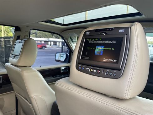 Used 2016 Lincoln Navigator L Reserve AWD/4WD image 6