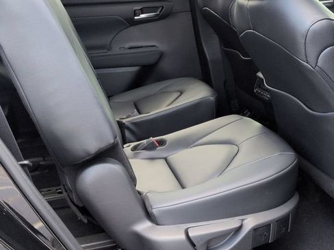 Certified 2026 Toyota Highlander XLE AWD/4WD image 30