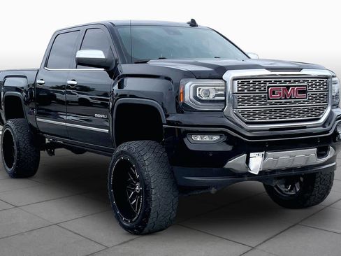 Used 2018 GMC Sierra 1500 Denali RWD image 3