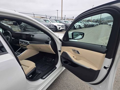 Used 2023 BMW 330i Sedan w/ Premium Package image 12