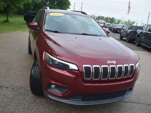 Used 2019 Jeep Cherokee Latitude Plus AWD/4WD image 10