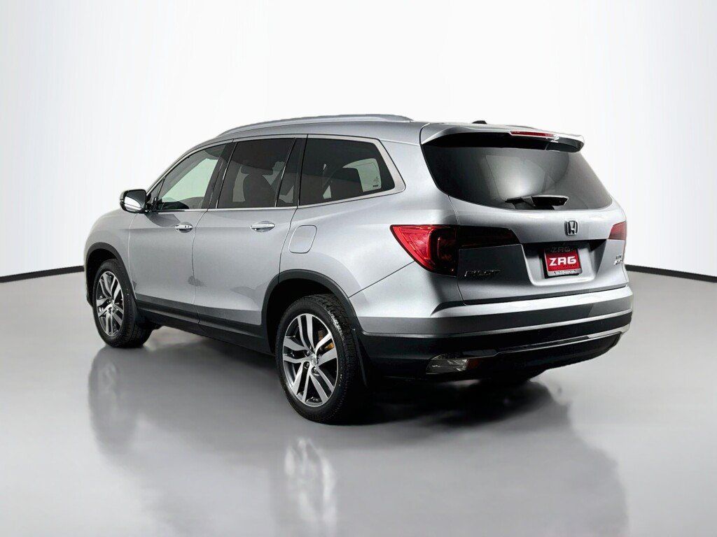 Used 2017 Honda Pilot Elite image 3